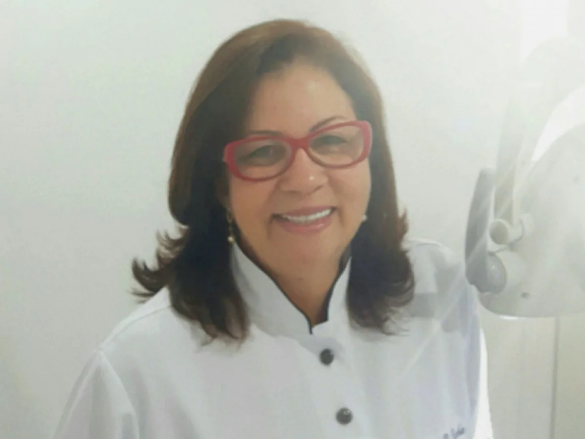 Retrato profissional de Dra. Márcia Ribeiro da Rocha